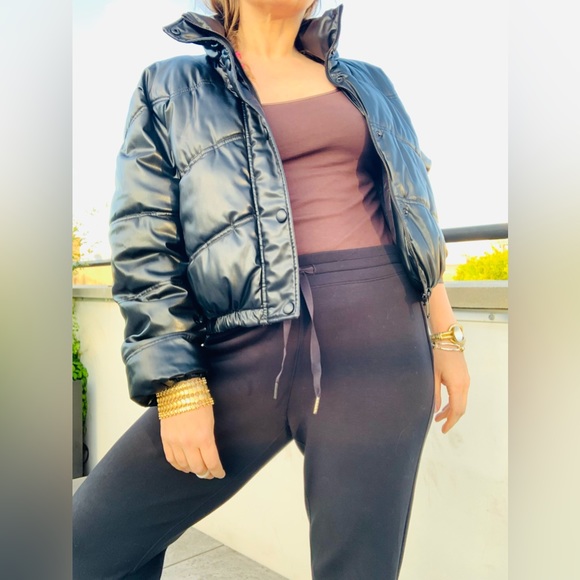 Zara Black Patent Vegan Leather Crop Puffer - Picture 14 of 16